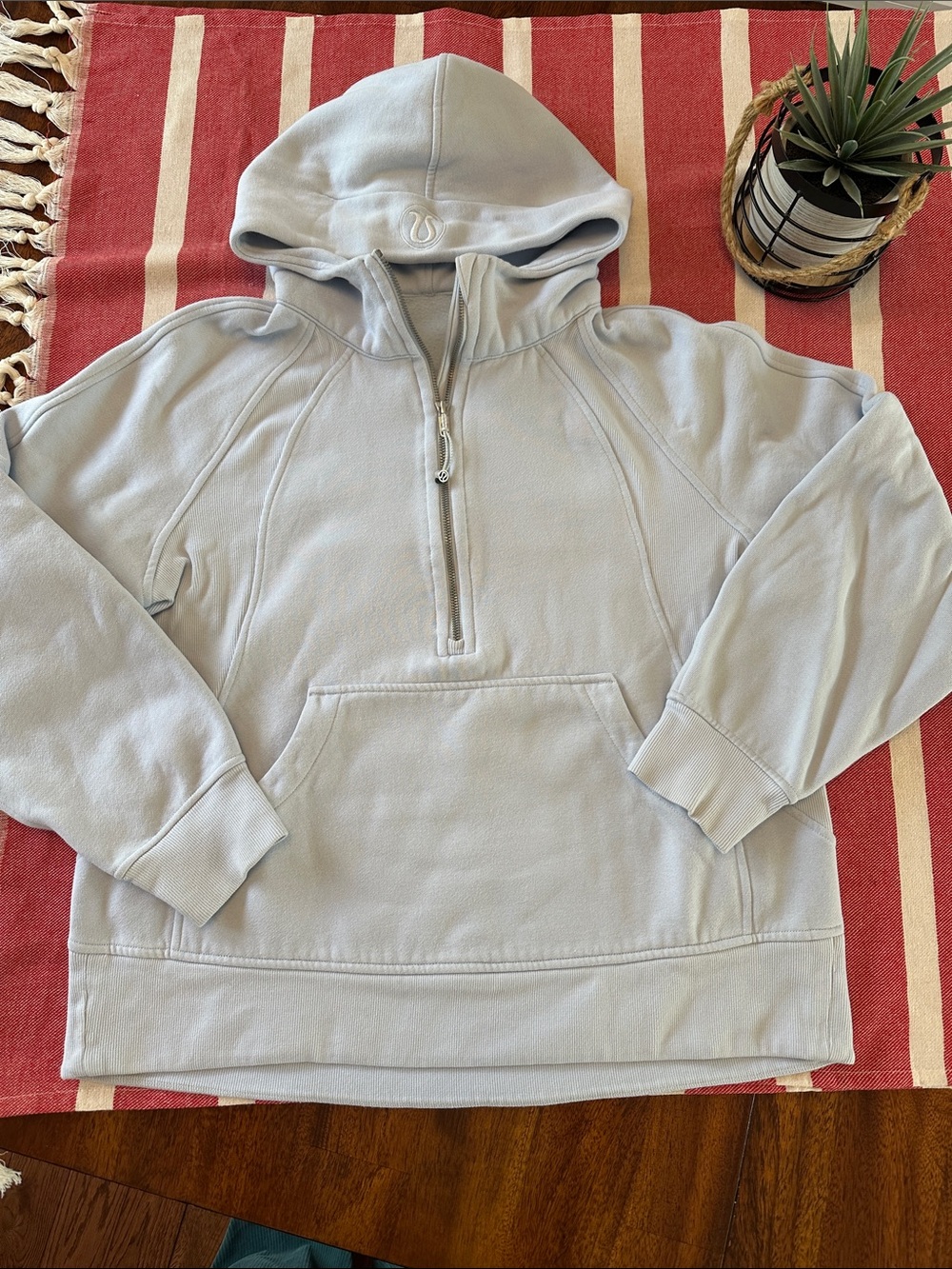 lululemon women’s scuba half-zip hoodie starch blue sz M/L